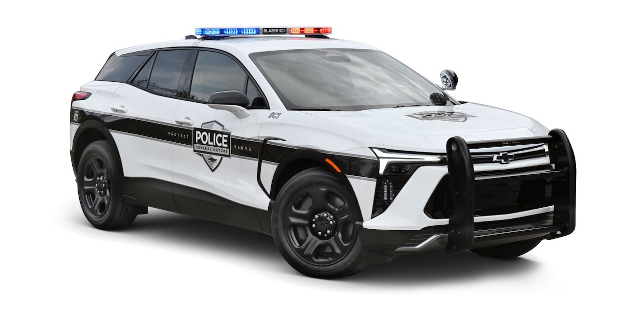 Vue latérale avant du VPP Chevrolet Blazer EV.